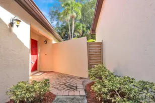 13 Ironwood Way N, Palm Beach Gardens, FL 33418 - Photo 4