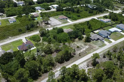 518 Cottonwood Avenue S, Lehigh Acres, FL 33974 - Photo 8