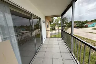 9272 SW 3rd St, Boca Raton, FL 33428 - Photo 4