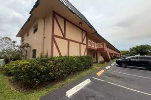 9272 SW 3rd St, Boca Raton, FL 33428 - Photo 2