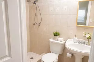 1067 Iroquois Ave, Fort Lauderdale, FL 33312 - Photo 8