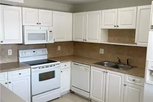 197 Lakeview Dr, Weston, FL 33326 - Photo 6