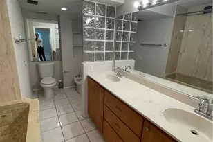 197 Lakeview Dr, Weston, FL 33326 - Photo 14