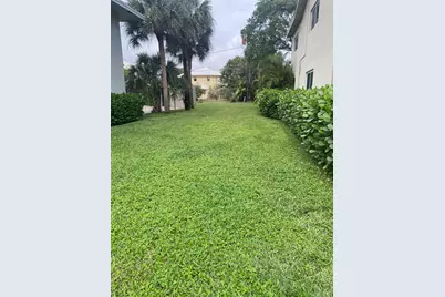 225 SW 7th Street #101, Boca Raton, FL 33432 - Photo 2