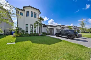 5746 Ashwood Circle W, Hollywood, FL 33312 - Photo 2