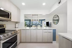 3654 Via Poinciana, Lake Worth, FL 33467 - Photo 2