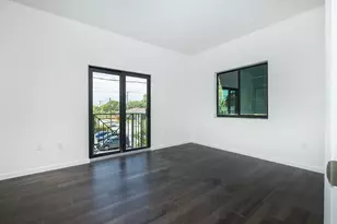 1036 NE 33rd St, Oakland Park, FL 33334 - Photo 14