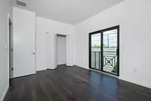 1036 NE 33rd St, Oakland Park, FL 33334 - Photo 16