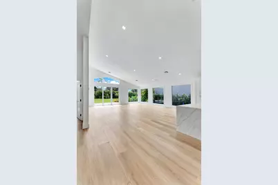 13878 Palm Grove Place, Palm Beach Gardens, FL 33418 - Photo 16