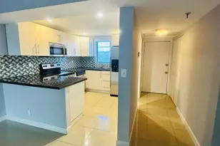 9235 SW 8th St, Boca Raton, FL 33428 - Photo 2