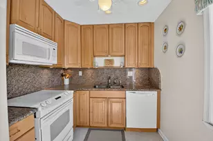 323 Capri G, Delray Beach, FL 33484 - Photo 8