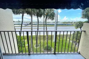 1068 N Benoist Farms Rd, West Palm Beach, FL 33411 - Photo 10