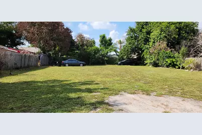 702 SW Colleen Avenue, Port Saint Lucie, FL 34983 - Photo 1