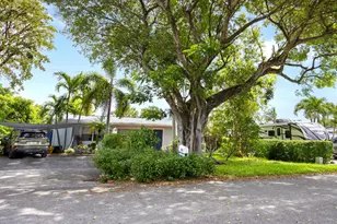 1427 NE 30th St, Pompano Beach, FL 33064 - Photo 2