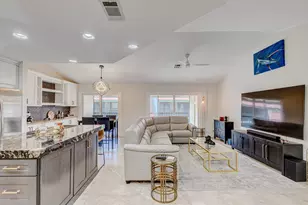13 Lexington Ln E, Palm Beach Gardens, FL 33418 - Photo 8