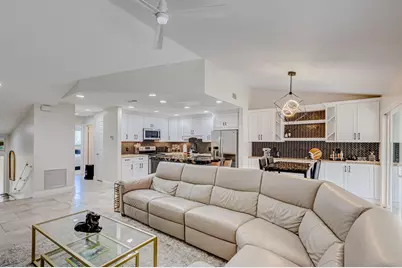 13 Lexington Lane E #F, Palm Beach Gardens, FL 33418 - Photo 12