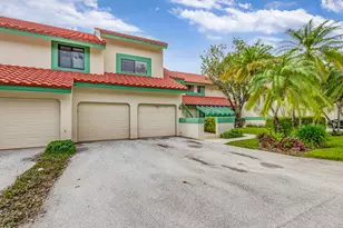13 Lexington Ln E, Palm Beach Gardens, FL 33418 - Photo 2