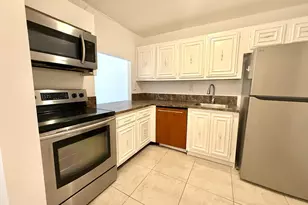 1000 Parkview Dr, Hallandale Beach, FL 33009 - Photo 10