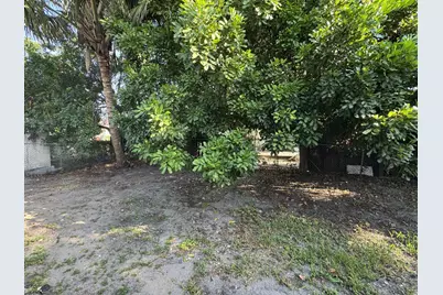 2881 NW 11th Place, Fort Lauderdale, FL 33311 - Photo 18