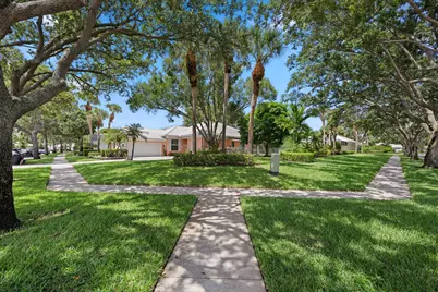 8488 Beaconhill Road, Palm Beach Gardens, FL 33410 - Photo 4