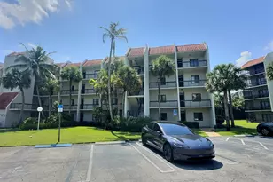 3050 Presidential Way, West Palm Beach, FL 33401 - Photo 24