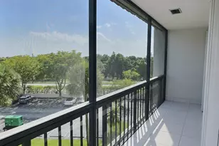 3050 Presidential Way, West Palm Beach, FL 33401 - Photo 22