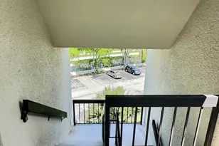 3050 Presidential Way, West Palm Beach, FL 33401 - Photo 26