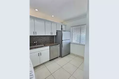 3050 Presidential Way #407, West Palm Beach, FL 33401 - Photo 8