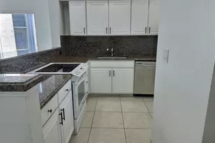 3050 Presidential Way, West Palm Beach, FL 33401 - Photo 12