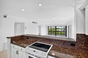 3050 Presidential Way, West Palm Beach, FL 33401 - Photo 24