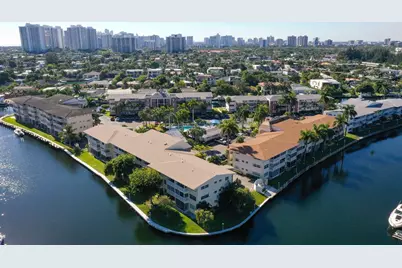 450 Paradise Isle Boulevard, Hallandale Beach, FL 33009 - Photo 26