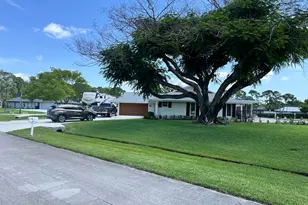 2001 SE Bisbee St, Port Saint Lucie, FL 34952 - Photo 10
