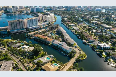 450 Paradise Isle Boulevard, Hallandale Beach, FL 33009 - Photo 16