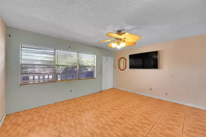 9101 Sunrise Lakes Boulevard #206, Sunrise, FL 33322 - Photo 6