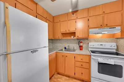 9101 Sunrise Lakes Boulevard #206, Sunrise, FL 33322 - Photo 10