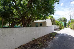 305 N Lakeside Dr, Lake Worth Beach, FL 33460 - Photo 8