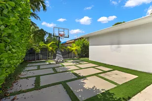 21303 NE 18th Pl, Miami, FL 33179 - Photo 34