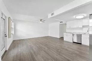 1052 Hythe C, Boca Raton, FL 33434 - Photo 2