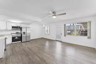 1052 Hythe C, Boca Raton, FL 33434 - Photo 4