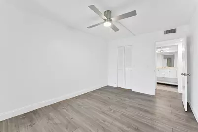 1052 Hythe C, Boca Raton, FL 33434 - Photo 10