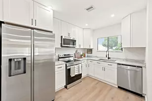 424 Putnam Rd, West Palm Beach, FL 33405 - Photo 16