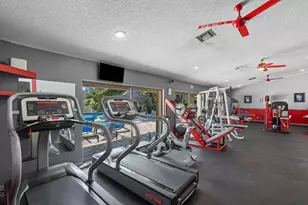 3024 S Oakland Forest Dr, Oakland Park, FL 33309 - Photo 6