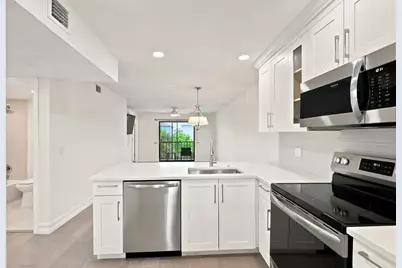 7209 Golf Colony Court #203, Lake Worth, FL 33467 - Photo 6