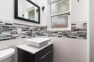 60 NW 47th St, Oakland Park, FL 33309 - Photo 28
