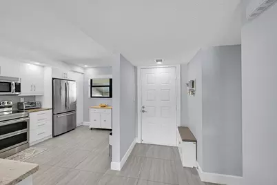 12870 Briarlake Drive #201, Palm Beach Gardens, FL 33418 - Photo 4