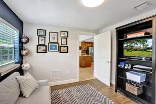 1361 NE 46th St, Oakland Park, FL 33334 - Photo 40
