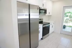 310 SW 1st Ave, Boynton Beach, FL 33435 - Photo 10