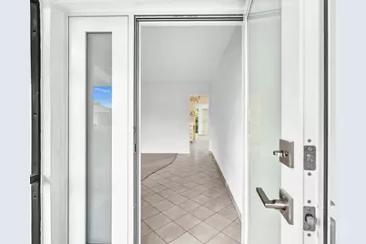 5715 NW 86th Avenue, Tamarac, FL 33321 - Photo 4