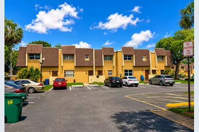 5728 5728 Blueberry Ct, Unit #38 Circle, Lauderhill, FL 33313 - Photo 4