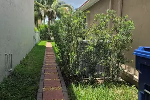 11534 NW 4th Manor, Coral Springs, FL 33071 - Photo 32